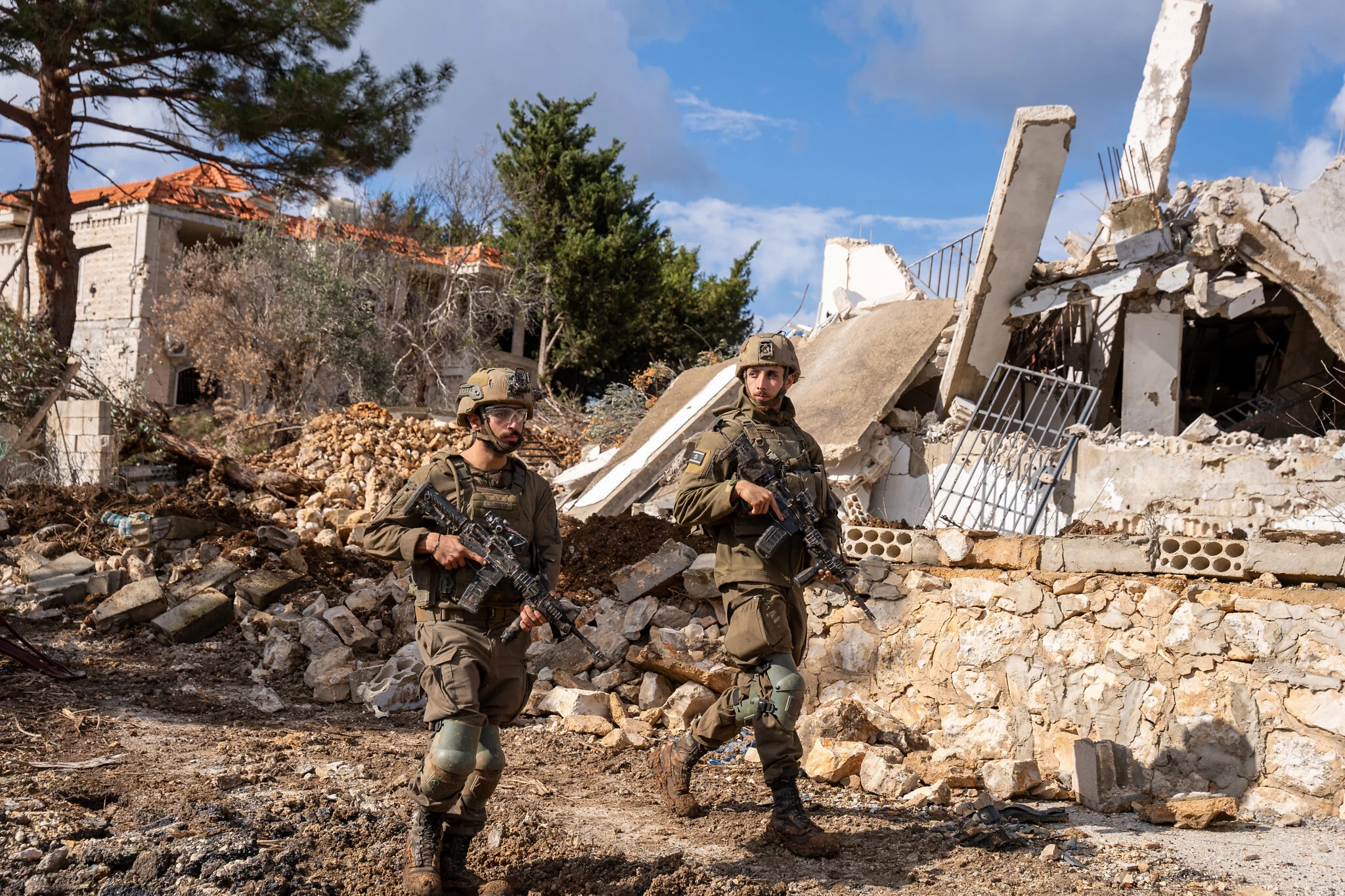 Israeli troops operate in southern Lebanon, November 20, 2024. (Emanuel Fabian/Times of Israel)