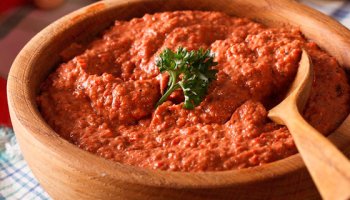 Muhammara, waa cunto caan ka ah dalka Suuriya.