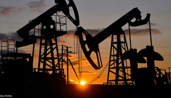 Crude oil storage tanks as prices rise amid supply concerns and stalled diplomatic negotiations affecting global energy markets.