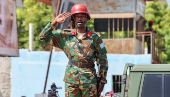 A Somali National Army soldier salutes during the 66th anniversary celebrations of Somalia's Independence Day in Mogadishu on July 1, 2026. (Photo: Lamaane News Network)