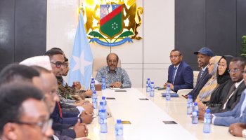 Madaxweynaha oo shir-guddoominaya kulanka wadajirka ah ee Taliyeyaasha heer qaran iyo Wasiirrada KGS.